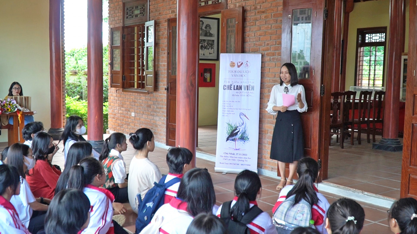 Cô giáo trường THPT chuyên Lê Quý Đôn chia sẻ thêm thông tin về sự nghiệp và cuộc đời của nhà thơ Chế Lan Viên - người con ưu tú của quê hương Quảng Trị. 