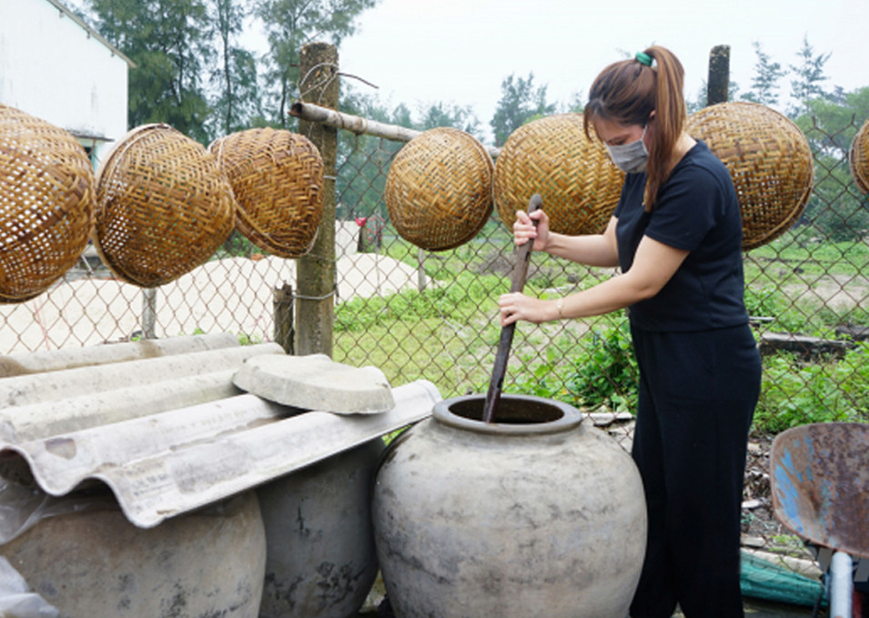 Nước mắm Mỹ Thủy- xã Hải An- huyện Hải Lăng là sản phẩm đạt chứng nhận OCOP 3 sao cấp huyện