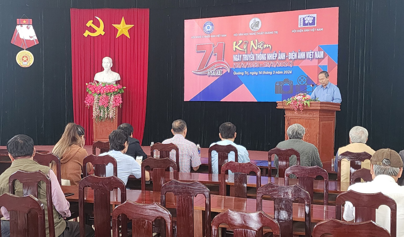 Phó Chủ tịch Thường trực Hội VHNT Hồ Thanh Thoan phát biểu tại buổi gặp mặt - Ảnh: T.H