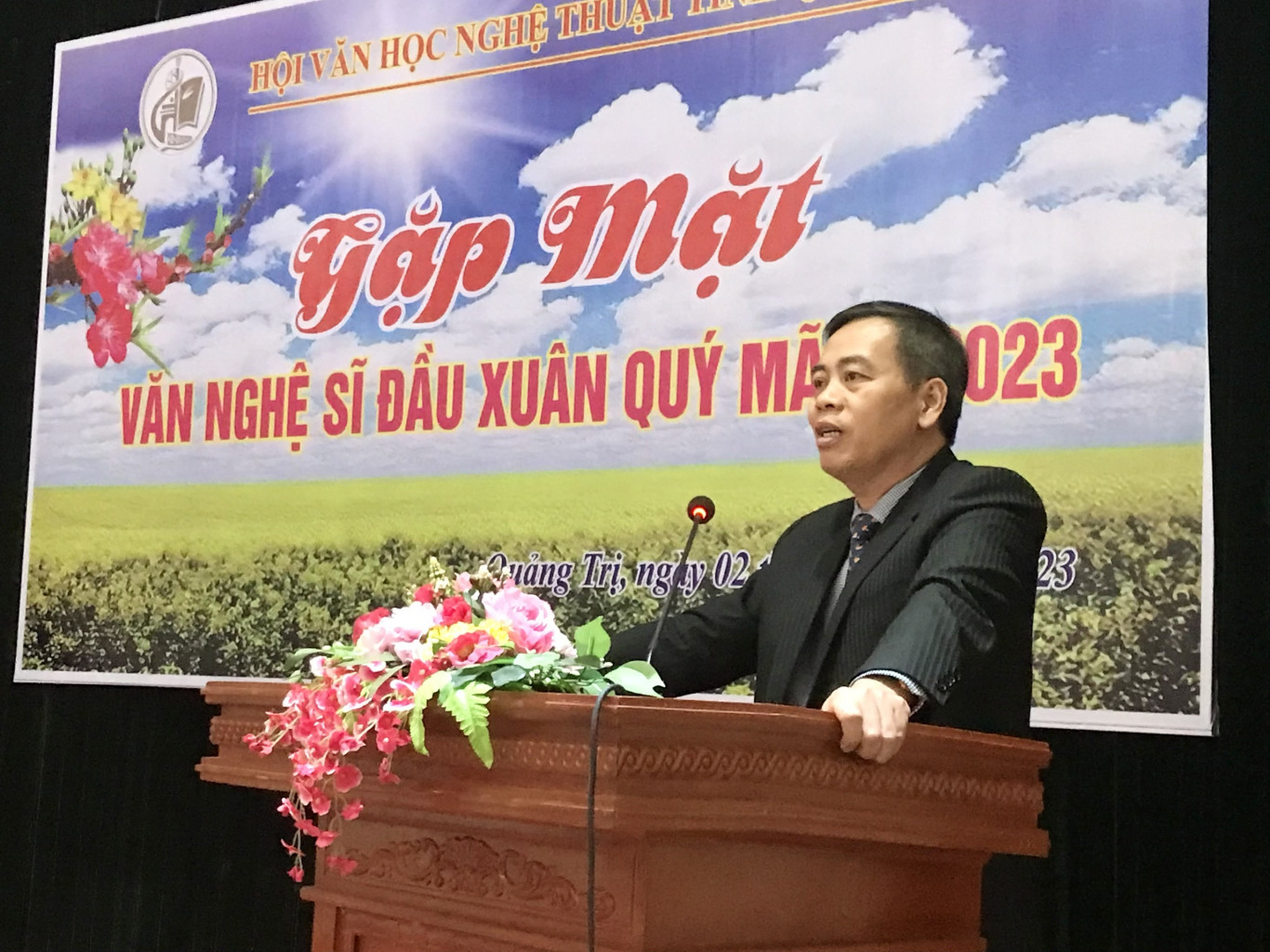 Phó Bí thư Thường trực Tỉnh ủy, Chủ tịch HĐND tỉnh Nguyễn Đăng Quang phát biểu tại buổi gặp mặt văn nghệ sỹ đầu xuân Quý Mão 2023