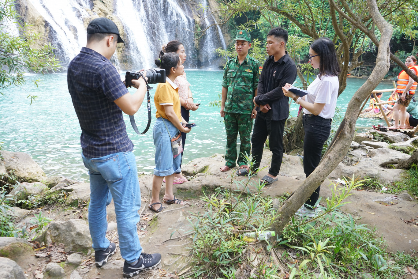 Tìm hiểu mô hình du lịch cộng đồng ở thác Tà Puồng của đồng bào Vân Kiều thôn Tà Puồng