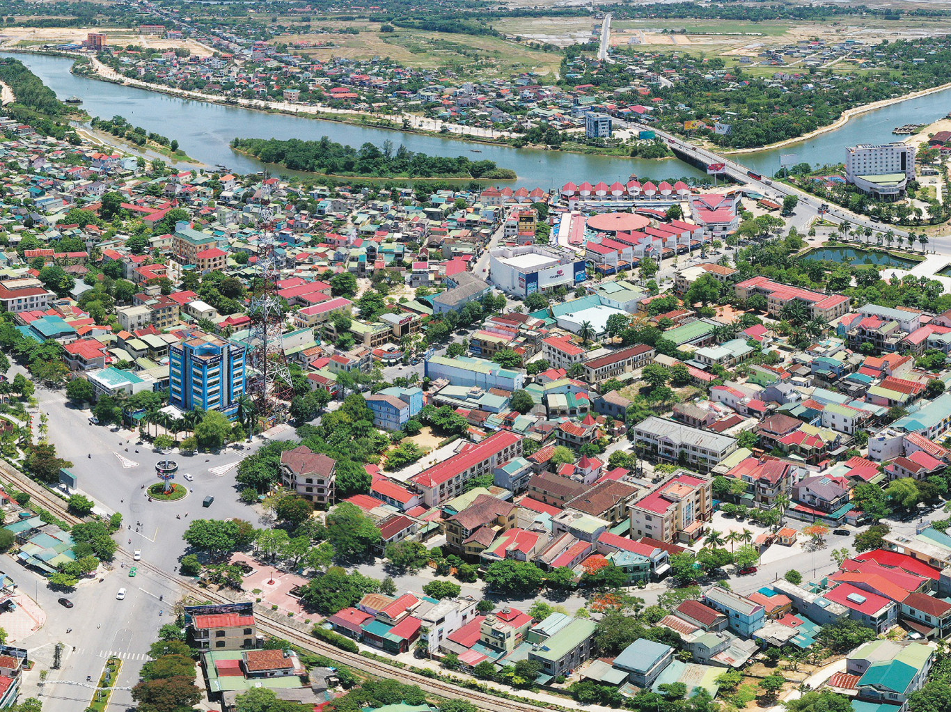 Thành phố đổi thay sau 50 năm - Ảnh: H.T.T