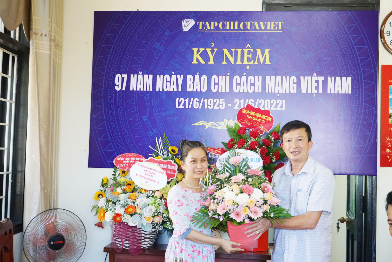 Sở VHTT&DL tặng hoa chúc mừng