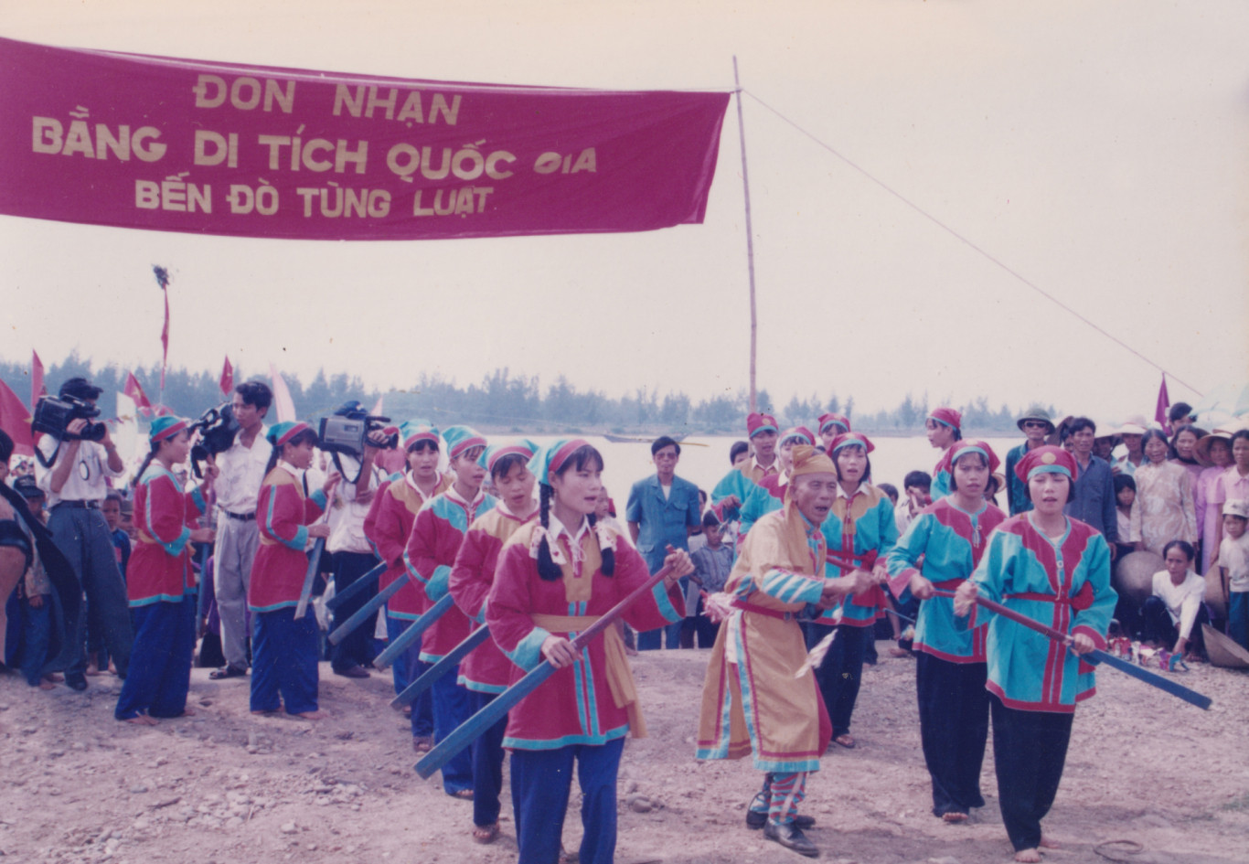 Bên cạnh hò chèo cạn, làng Tùng Luật (Vĩnh Linh) còn lưu giữ nhiều điệu hò  đặc trưng của Quảng Trị. Ảnh: Hồ Thanh Thoan.