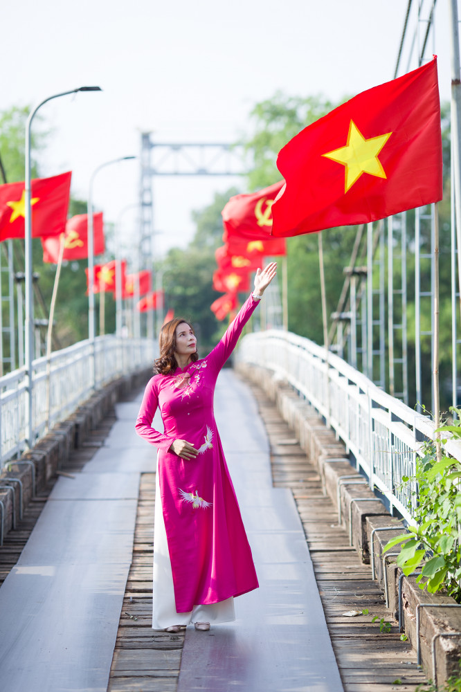 Tổ quốc thiêng liêng - Ảnh: Nông Văn Dân