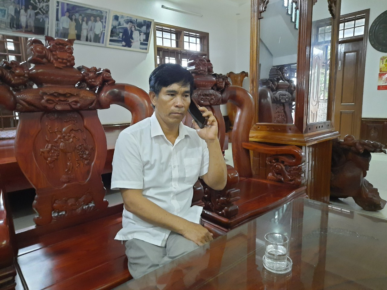 Nhiều cuộc điện thoại nhờ hỗ trợ cứu nạn, cứu hộ trong mùa mưa bão - Ảnh: Minh Anh