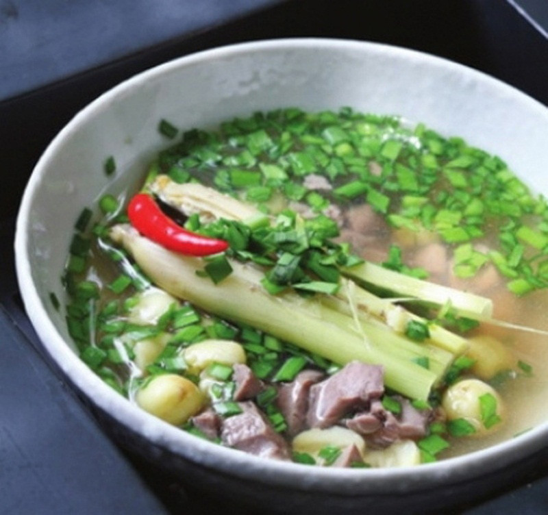 Lemongrass heart is one of the delicious dishes in Quang Tri​