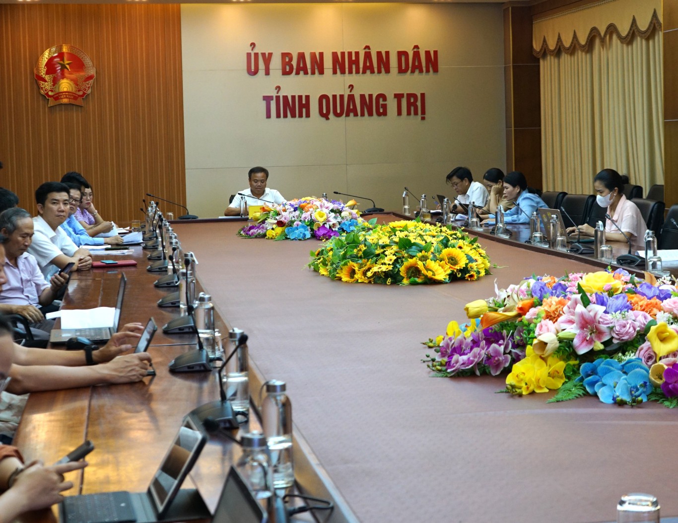Phó Chủ tịch UBND tỉnh Lê Đức Tiến dự tại điểm cầu Quảng Trị - Ảnh: L.T